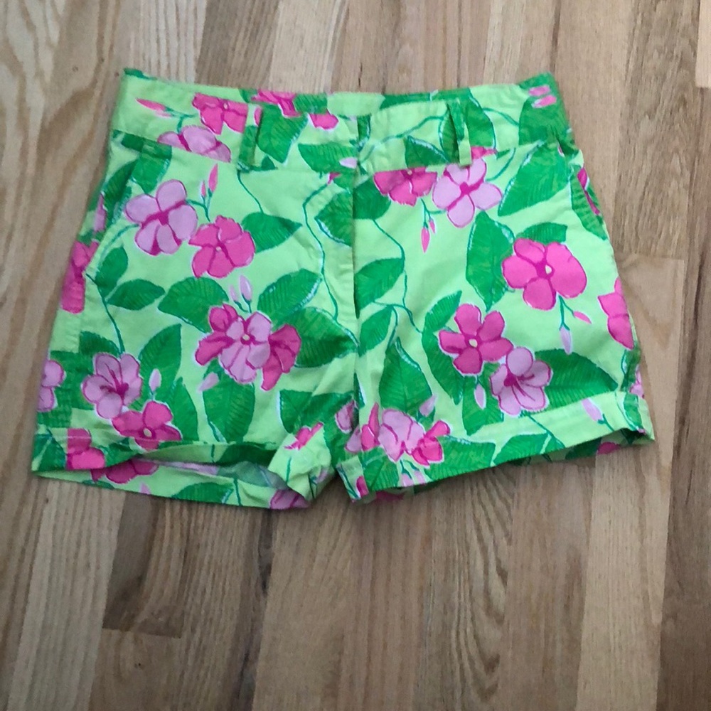 Lilly Pulitzer floral shorts 4 worn once